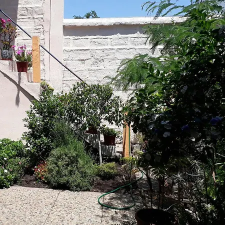 Capellan Abarzua 58 Hotel